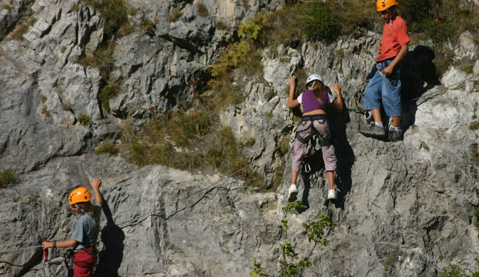La via ferrata de Fort-Queyras au dessus du Guil