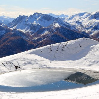 Le Lac de Souliers(2492 m), joli lac de montagne accessible du col de la platrière