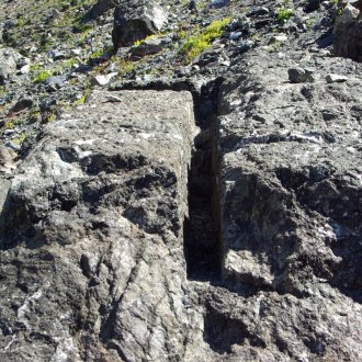 Carrière de marbre vert, exploitée jusqu’à la fin du xix° siècle, sous le col Sud du Cristillan