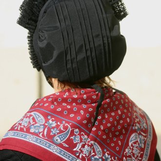 Costume traditionnel du Queyras - Châle et bonnet