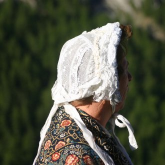 Costume traditionnel du Queyras - Bonnet de dentelle