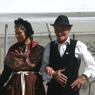 Costumes traditionnels du Queyras, homme et femme