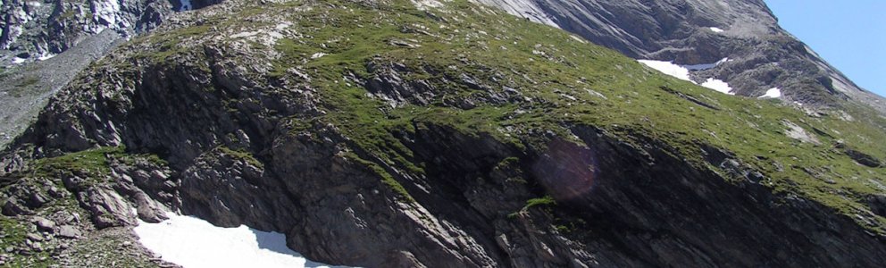 La crête de la Taillante à Ristolas. Cette montagne est décrite comme étant un mille-feuilles de marbre clair