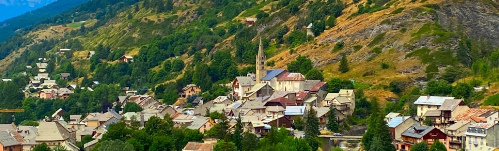 Aiguilles - Le village